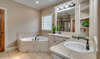 549 Turtle Ln, Brandon, MS 39047