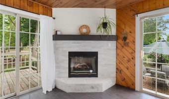 37 Charles St, Barrington, RI 02806