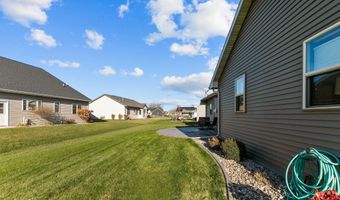 2712 W FALLEN OAK Dr, Appleton, WI 54913