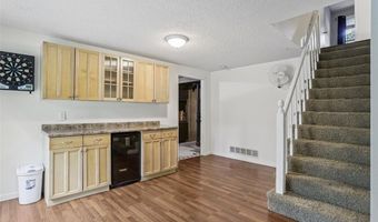 1520 Ploma Dr, Ballwin, MO 63021