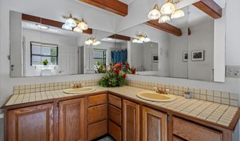 1365 Piiholo Rd, Makawao, HI 96768