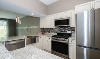 218 Partridge Ct, Algonquin, IL 60102