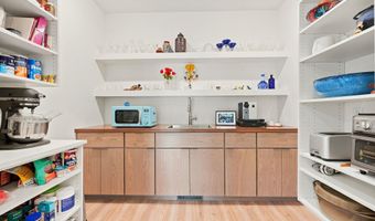 2104 Golfview Dr, Auburn, IN 46706