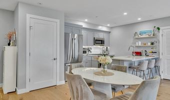 10 Everett 304, Boston, MA 02128