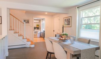 32 Pleasant Hill Rd, Falmouth, ME 04105