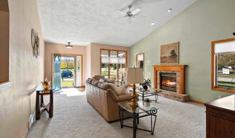 3302 E FALLCREEK Ln, Appleton, WI 54913