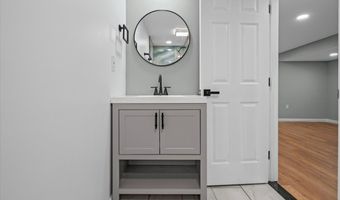 7 YORK Ct, Baltimore, MD 21218