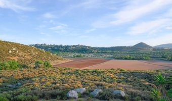 701 Fino Gln, Escondido, CA 92025