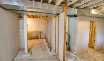 645 Elfgen St, Alton, IL 62002