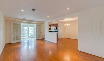 4061 FOUR MILE RUN Dr 202, Arlington, VA 22204