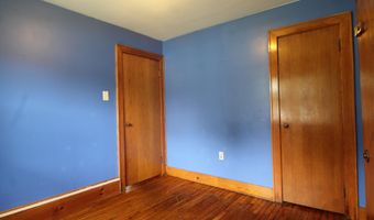 256 E Maple Ave, Alderson, WV 24910