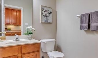 1515 Dietrich Glen Dr, Ballwin, MO 63021