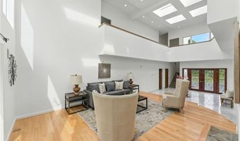 129 Valerie Ct, Cranston, RI 02921