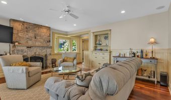 55 Shore Rd, Clinton, CT 06413