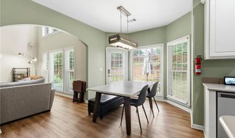 374 Ivy Glen Cir, Avondale Estates, GA 30002