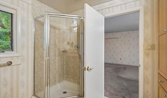9009 CHARRED OAK Dr, Bethesda, MD 20817