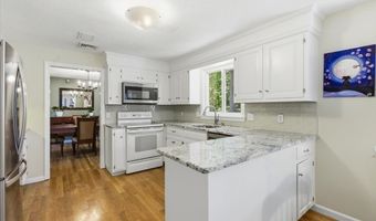 27 Kennel Hill Dr, Beverly, MA 01915