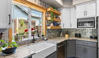 7180 VISTA RIDGE Dr, Brookings, OR 97415