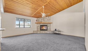 16635 Wintun Rd, Apple Valley, CA 92307