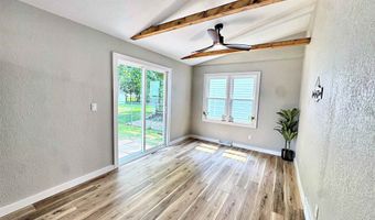 1520 N VIOLA St, Appleton, WI 54915