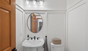 21501 Lake George Blvd, Oak Grove, MN 55303