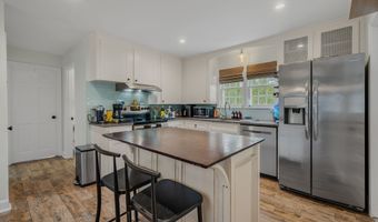 28 Mill Creek Rd, Branford, CT 06405