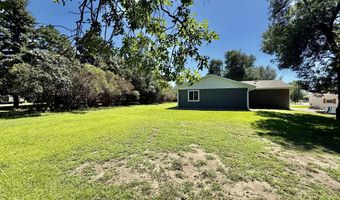 379540 N Shore Dr, Aberdeen, SD 57401