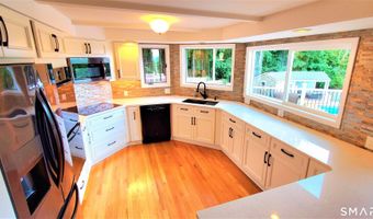 14 Vermillion Dr, Avon, CT 06001