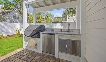 398 SHERRY Dr, Atlantic Beach, FL 32233