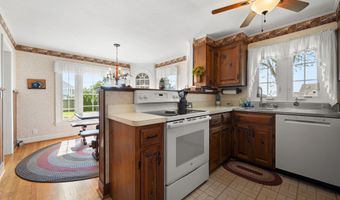 10 Hilltop Rd, East Lyme, CT 06357