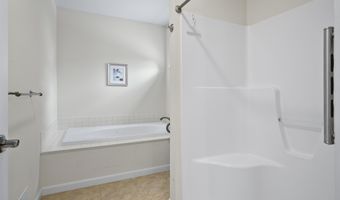 184 Windsor Dr, Auburn, NH 03032