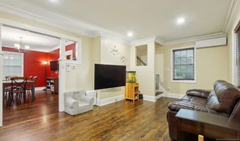 18 Carlisle St, Bergenfield, NJ 07621