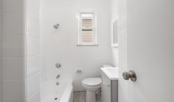 52 E 48TH St, Bayonne, NJ 07002