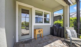 6903 Crestpoint Dr, Apollo Beach, FL 33572