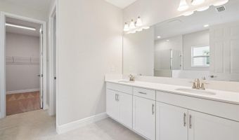5286 WOLF CREEK Dr, Apollo Beach, FL 33572