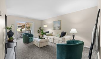 7 Southcreek Ct D, Amherst, NY 14051