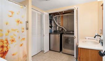 16 Taylor Ln, Warwick, RI 02886