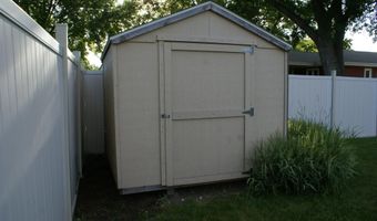102 Linda Ln, Aberdeen, SD 57401
