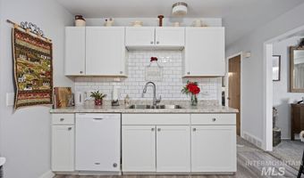 2261 Hansen Dr, Burley, ID 83318