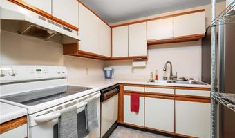 2 Angle St 5, Lincoln, RI 02838