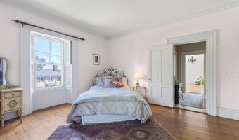 208 High St, Belfast, ME 04915