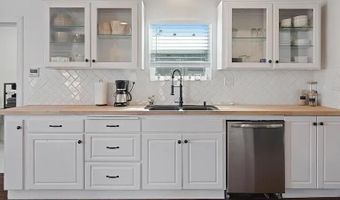 140 SE 4th St, Bend, OR 97702