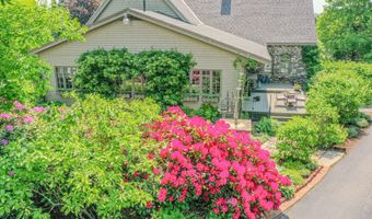 48 Old Searsport Ave, Belfast, ME 04915