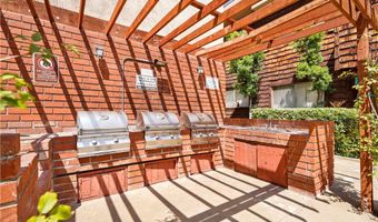 5414 Newcastle Ave 66, Encino, CA 91316