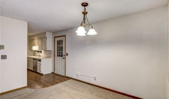 911 Woodglen Ct, Altoona, WI 54720