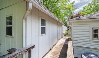 920 Grove St, Baldwin City, KS 66006