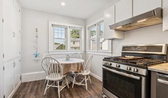 77 Drift Rd, Belford, NJ 07718