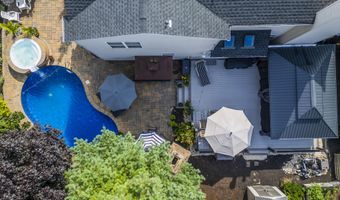 6 Surle Ct, Bayville, NJ 08721