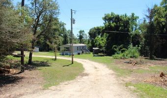 188 Compass Lake Dr, Alford, FL 32420