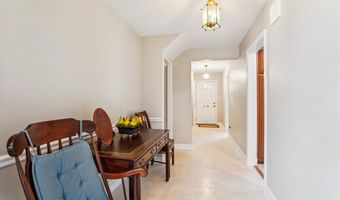 8710 LOWELL St, Bethesda, MD 20817
